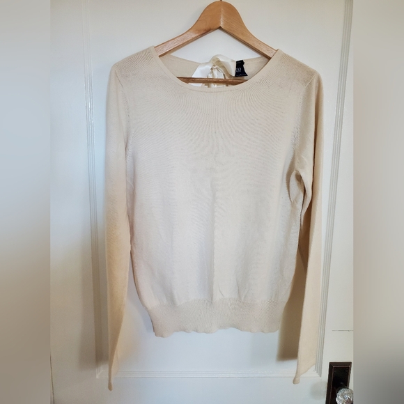 Vintage Gap cream angora sweater with large keyhole ribbon closure size L - Picture 2 of 6